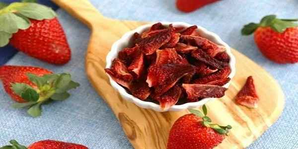 تصویر 1 از قیمت خرید توت فرنگی خشک پفکی با فروش عمده